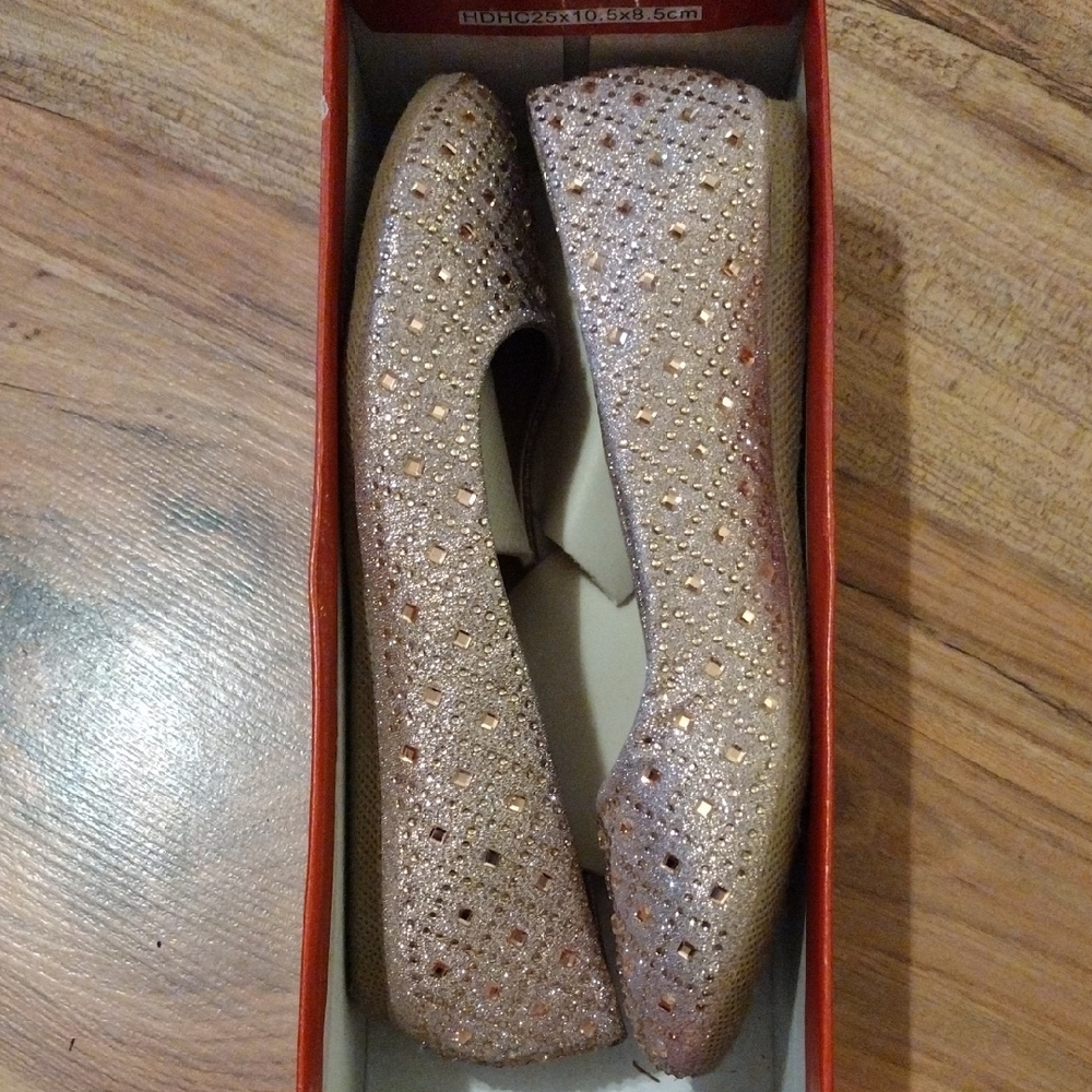 Hot Cakes Glittery Gold Kids' Dress Shoes